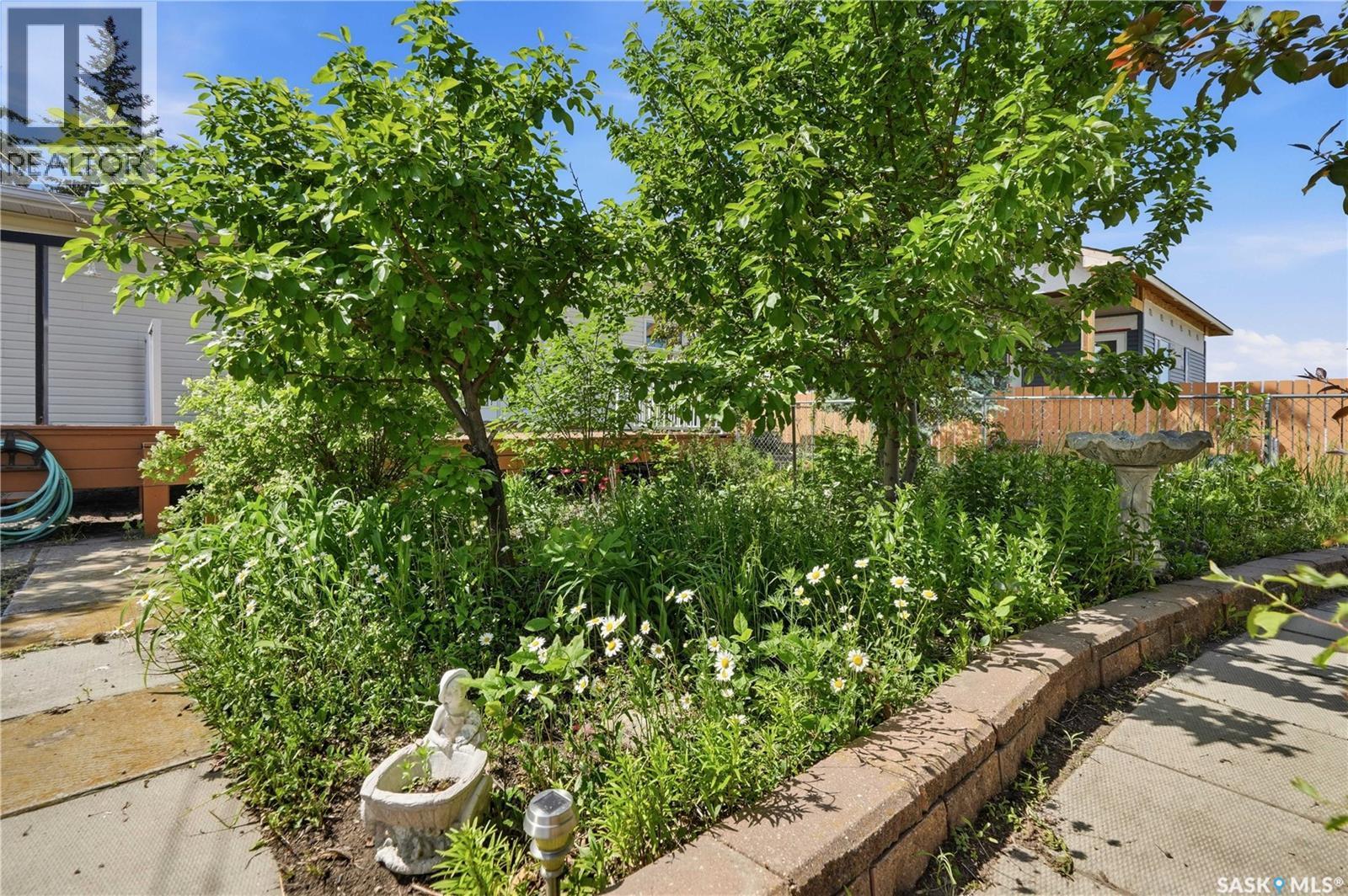 710 3Rd Avenue, Pilot Butte, SK