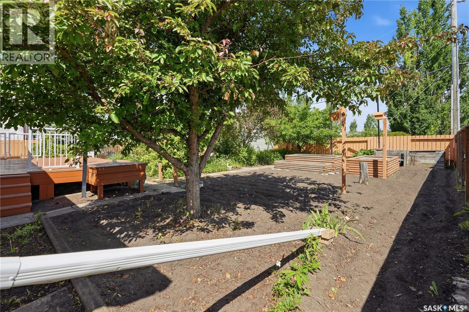 710 3Rd Avenue, Pilot Butte, SK