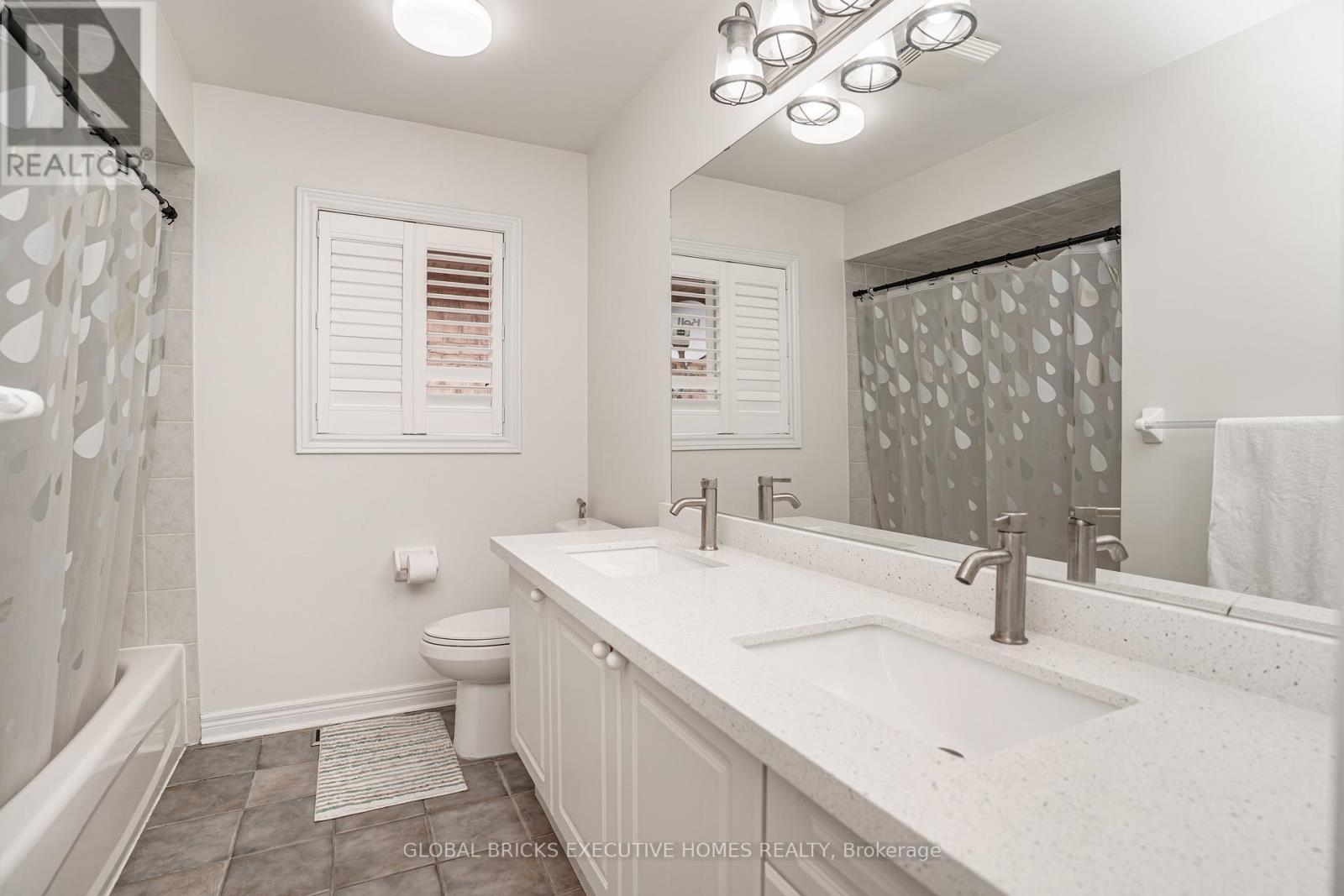 3435 Artesian Drive, Mississauga, ON