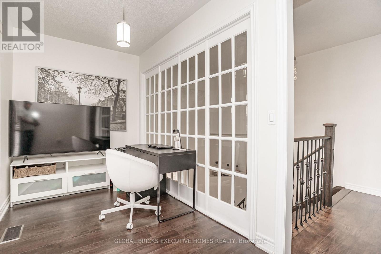 3435 Artesian Drive, Mississauga, ON