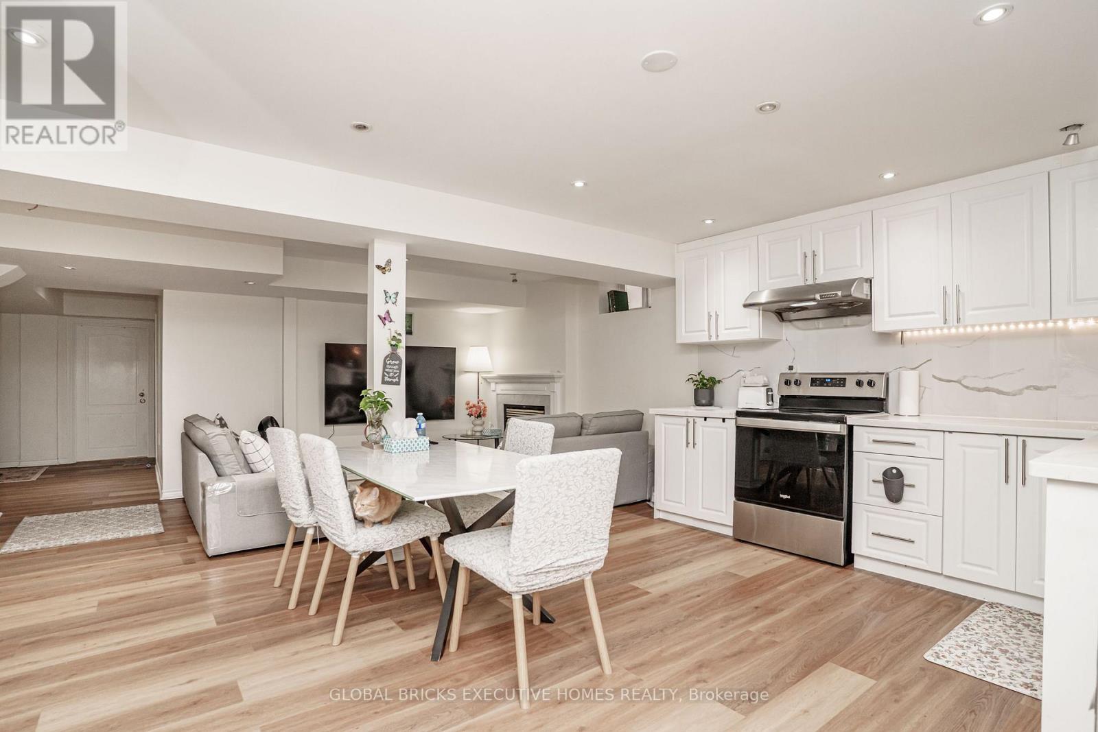 3435 Artesian Drive, Mississauga, ON