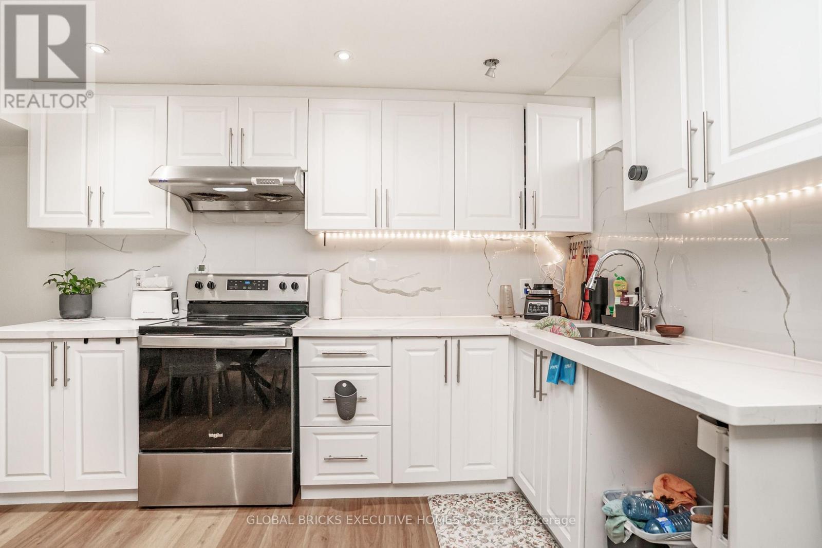 3435 Artesian Drive, Mississauga, ON