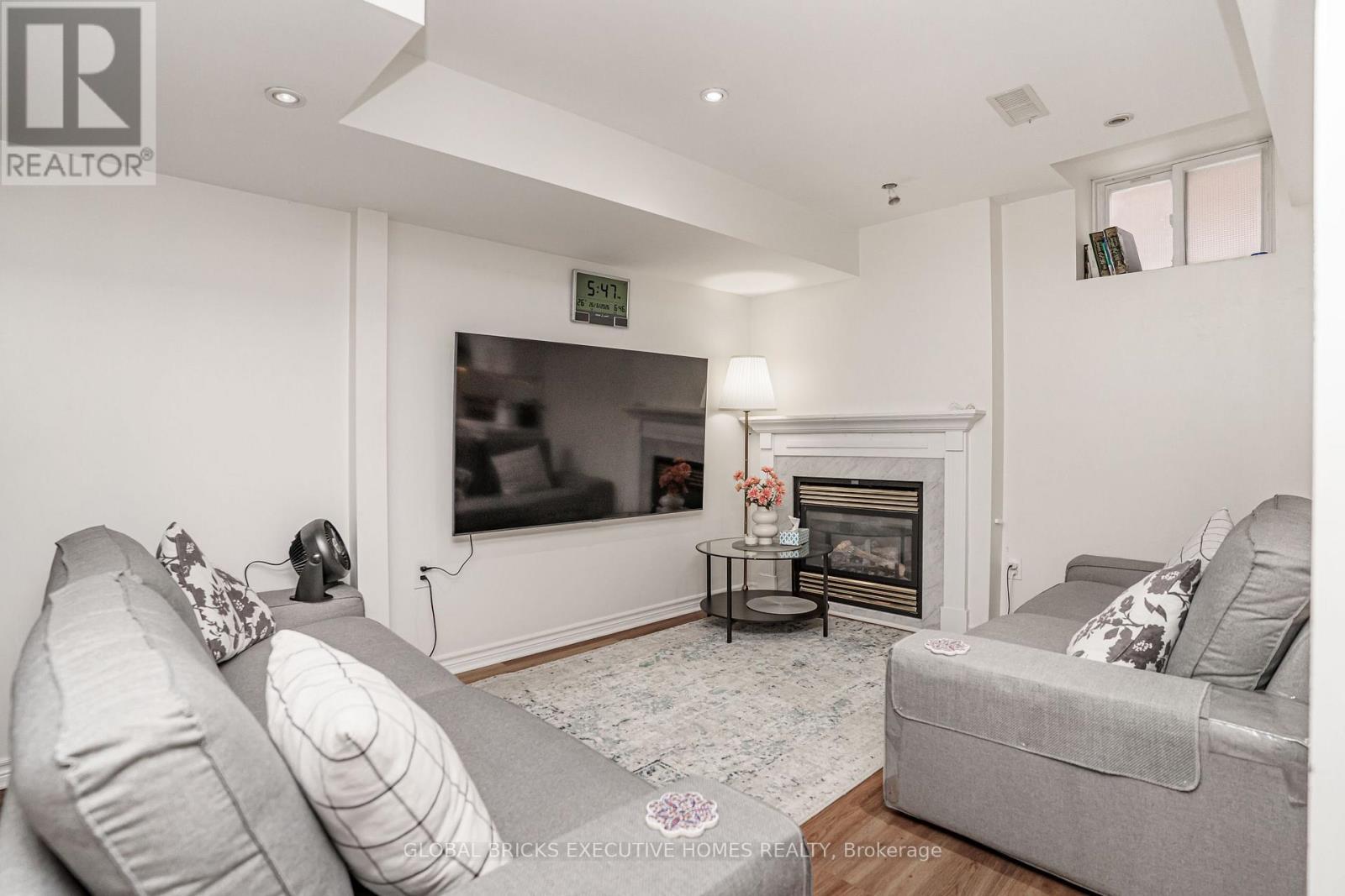 3435 Artesian Drive, Mississauga, ON