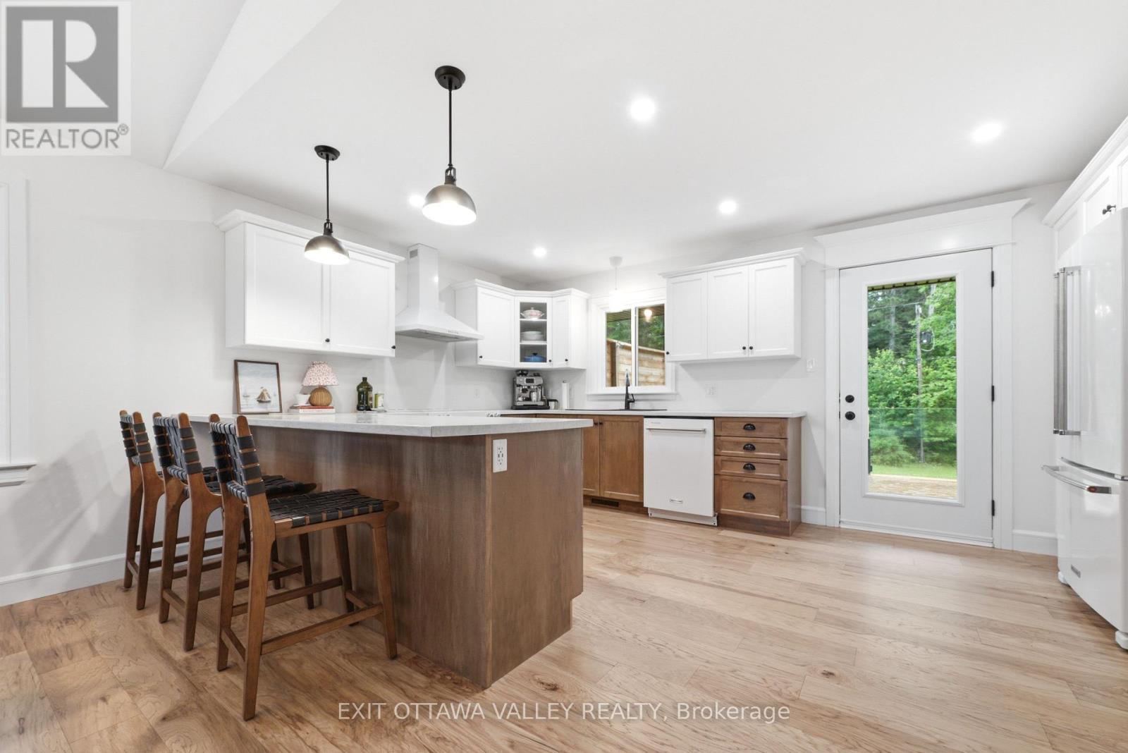 1038 Beatty Crescent, Deep River, ON