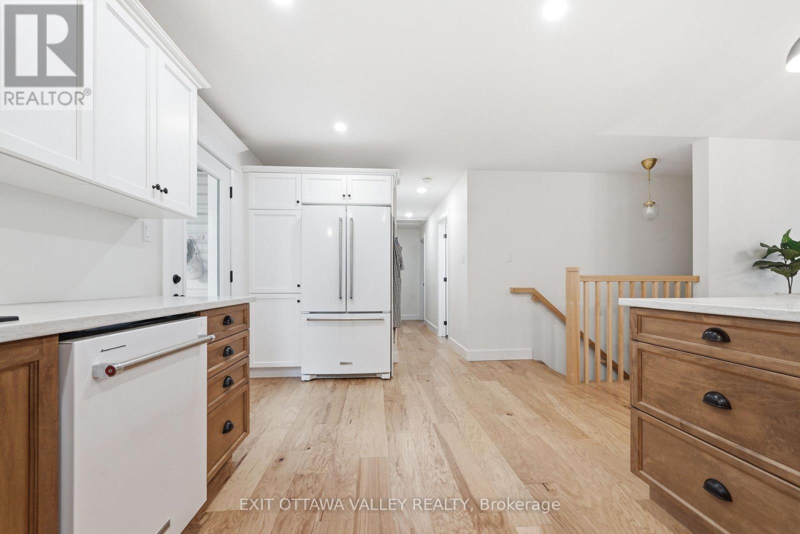1038 Beatty Crescent, Deep River, ON