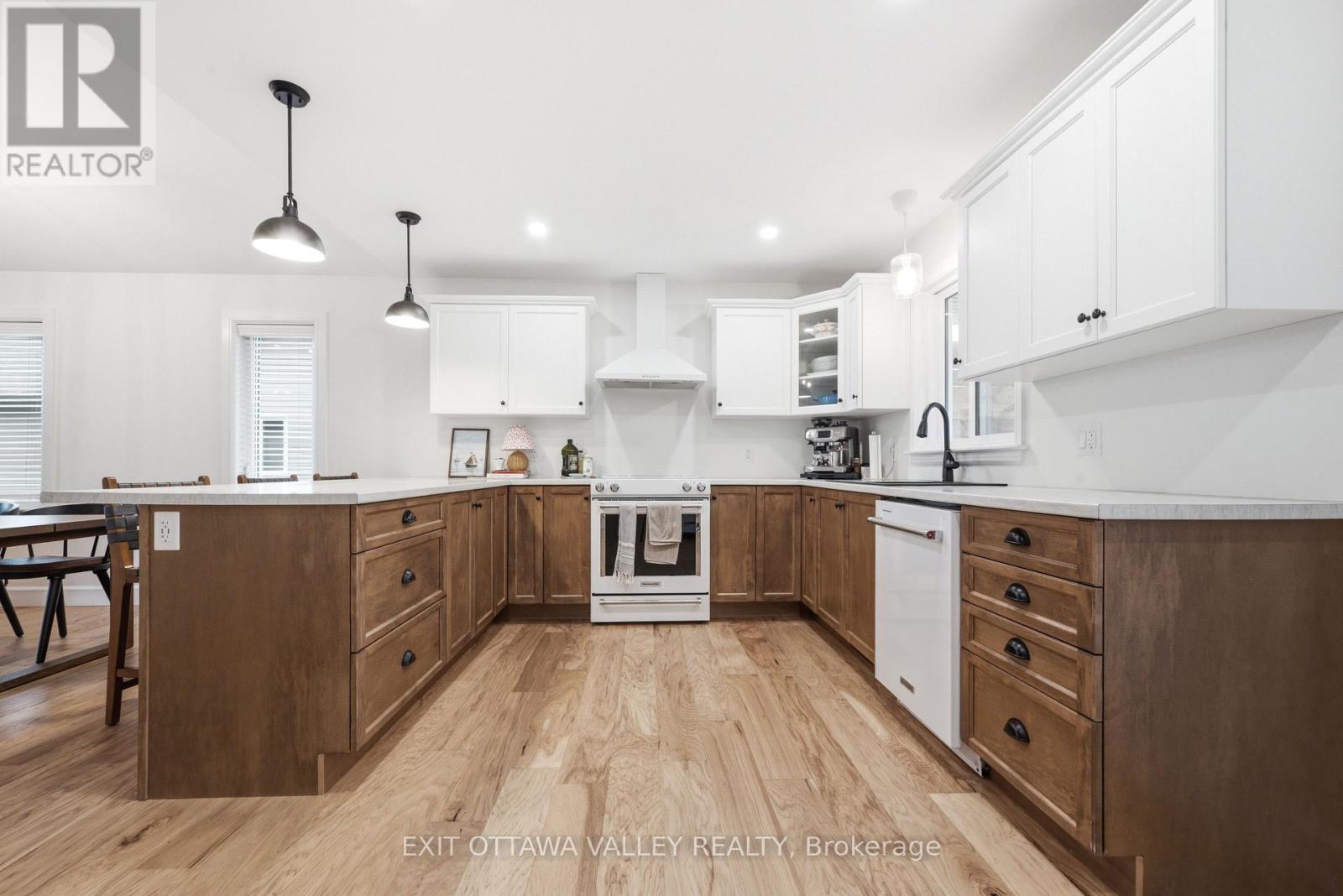 1038 Beatty Crescent, Deep River, ON