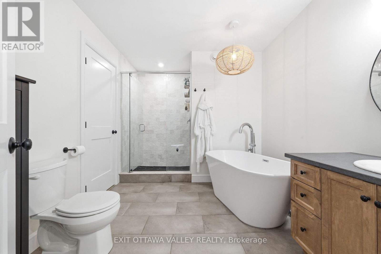 1038 Beatty Crescent, Deep River, ON