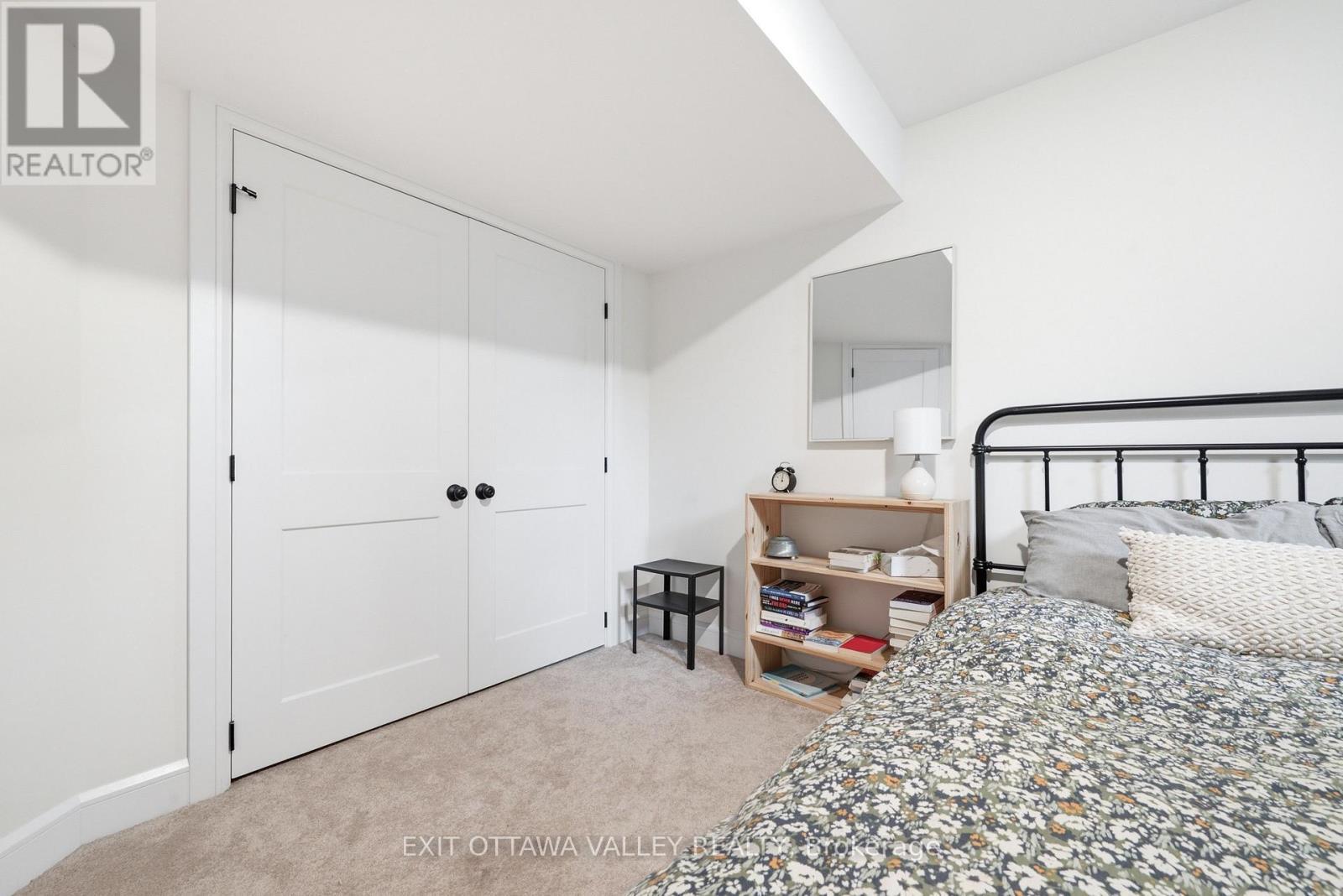 1038 Beatty Crescent, Deep River, ON