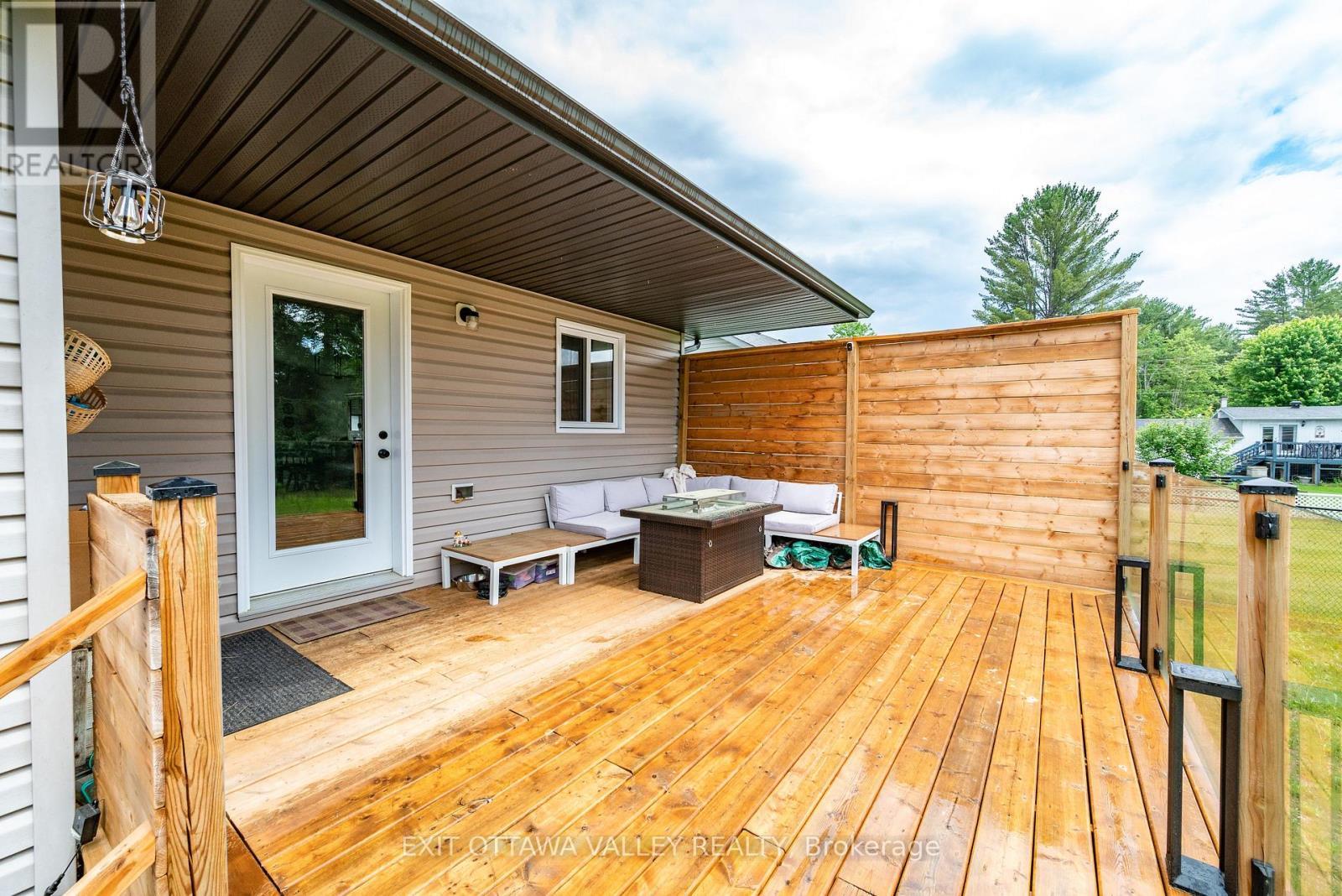 1038 Beatty Crescent, Deep River, ON