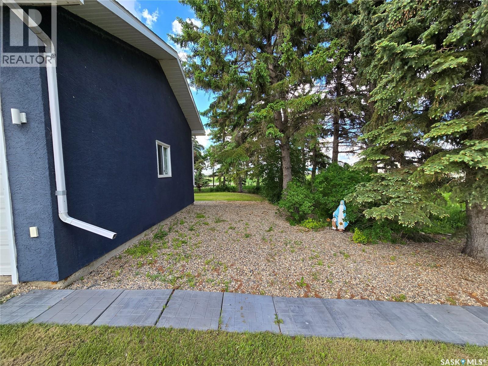 Muchowski Acreage, Montmartre, SK