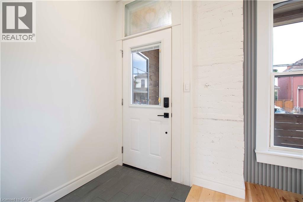 36 Fullerton Avenue, Hamilton, ON