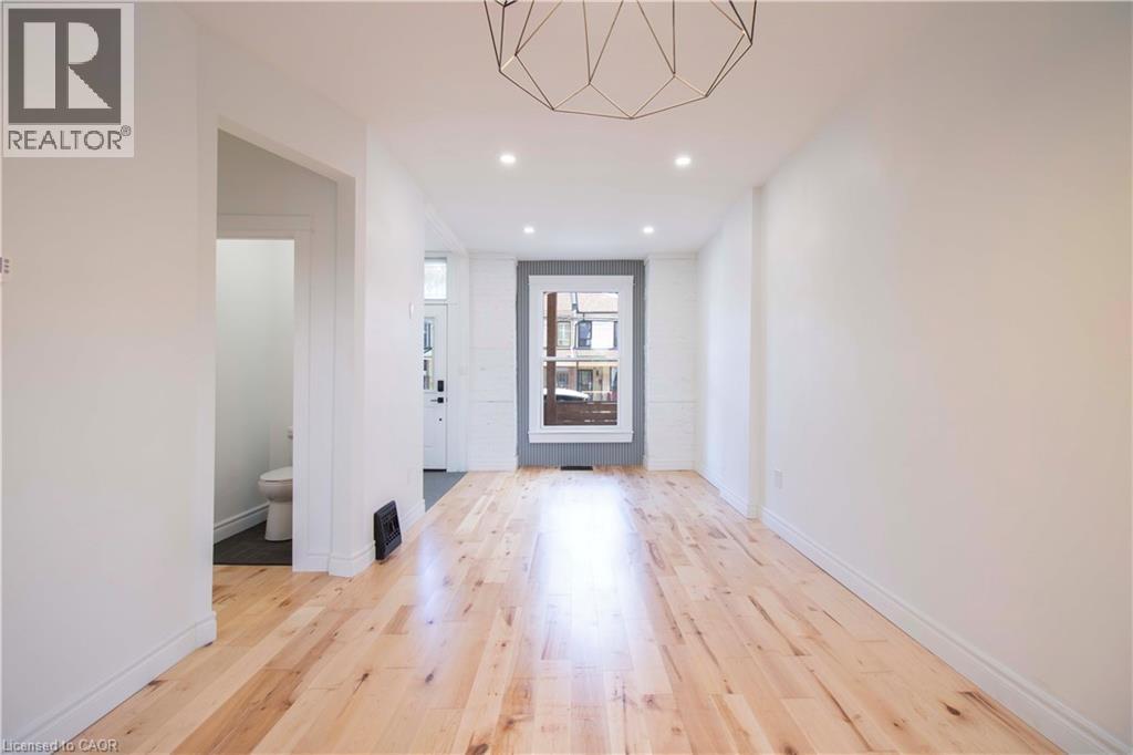 36 Fullerton Avenue, Hamilton, ON