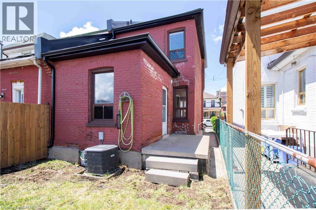 36 Fullerton Avenue, Hamilton, ON