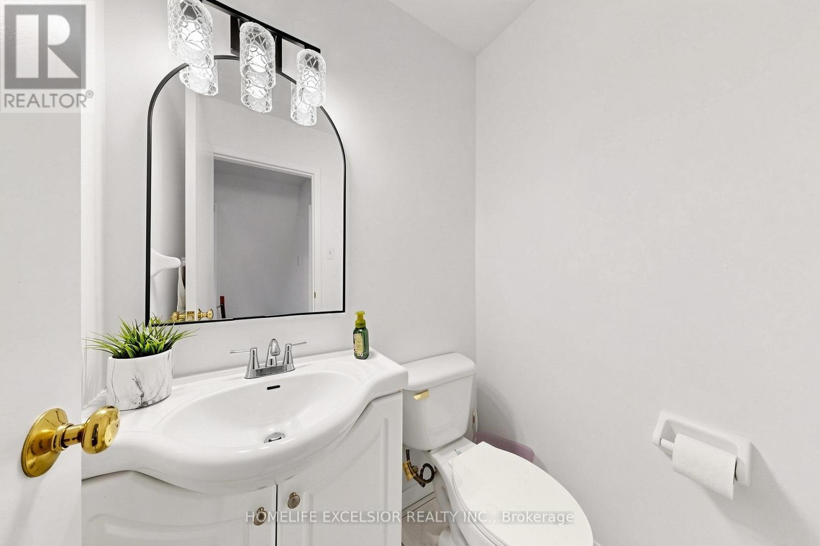Main Floor Washroom - 8 Dunmail Drive, Toronto, ON