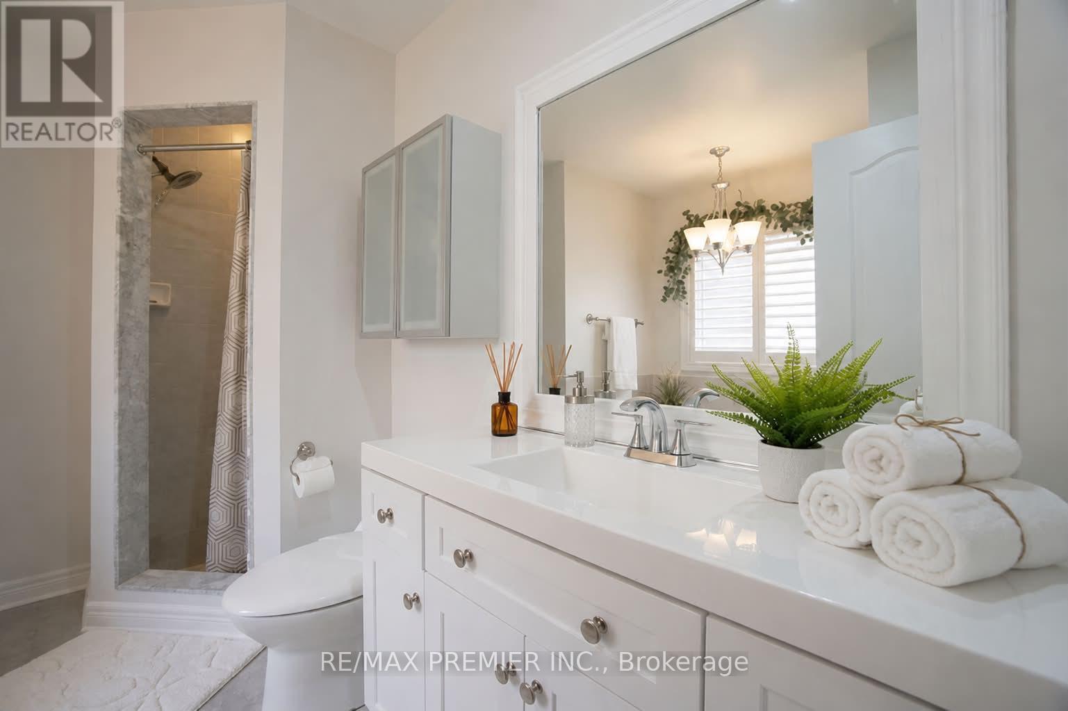 32 Timberwolf Crescent, Vaughan, ON