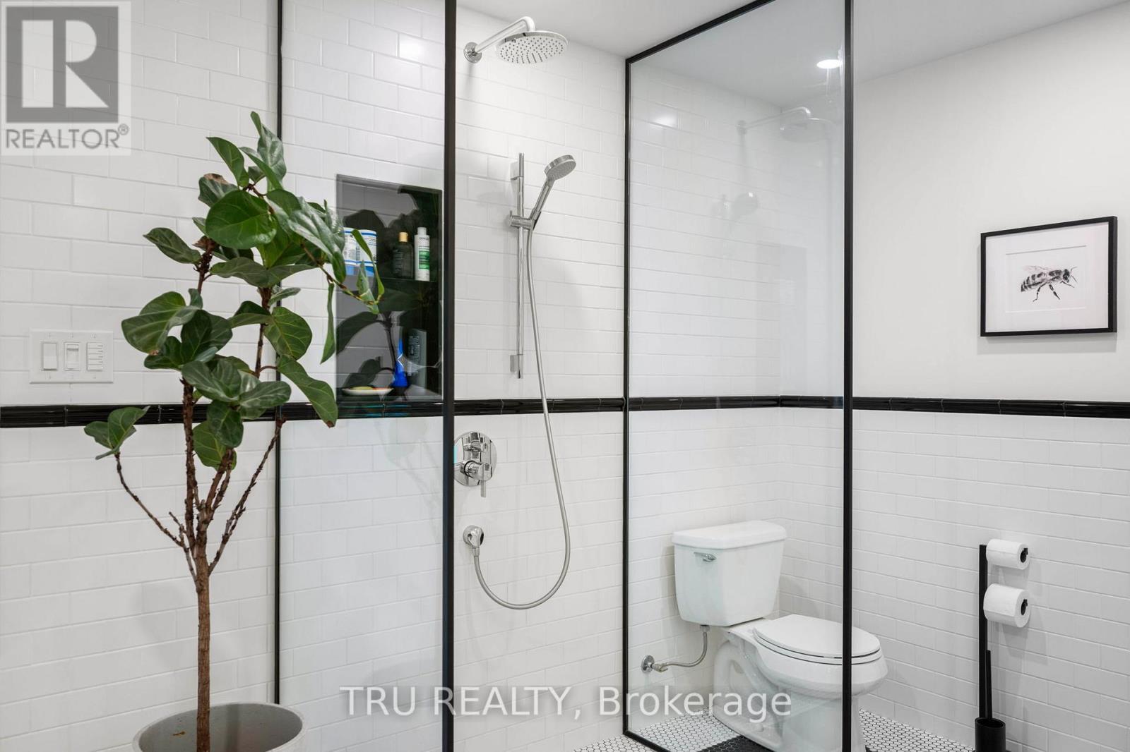 64 Stevenson Avenue, Ottawa, ON