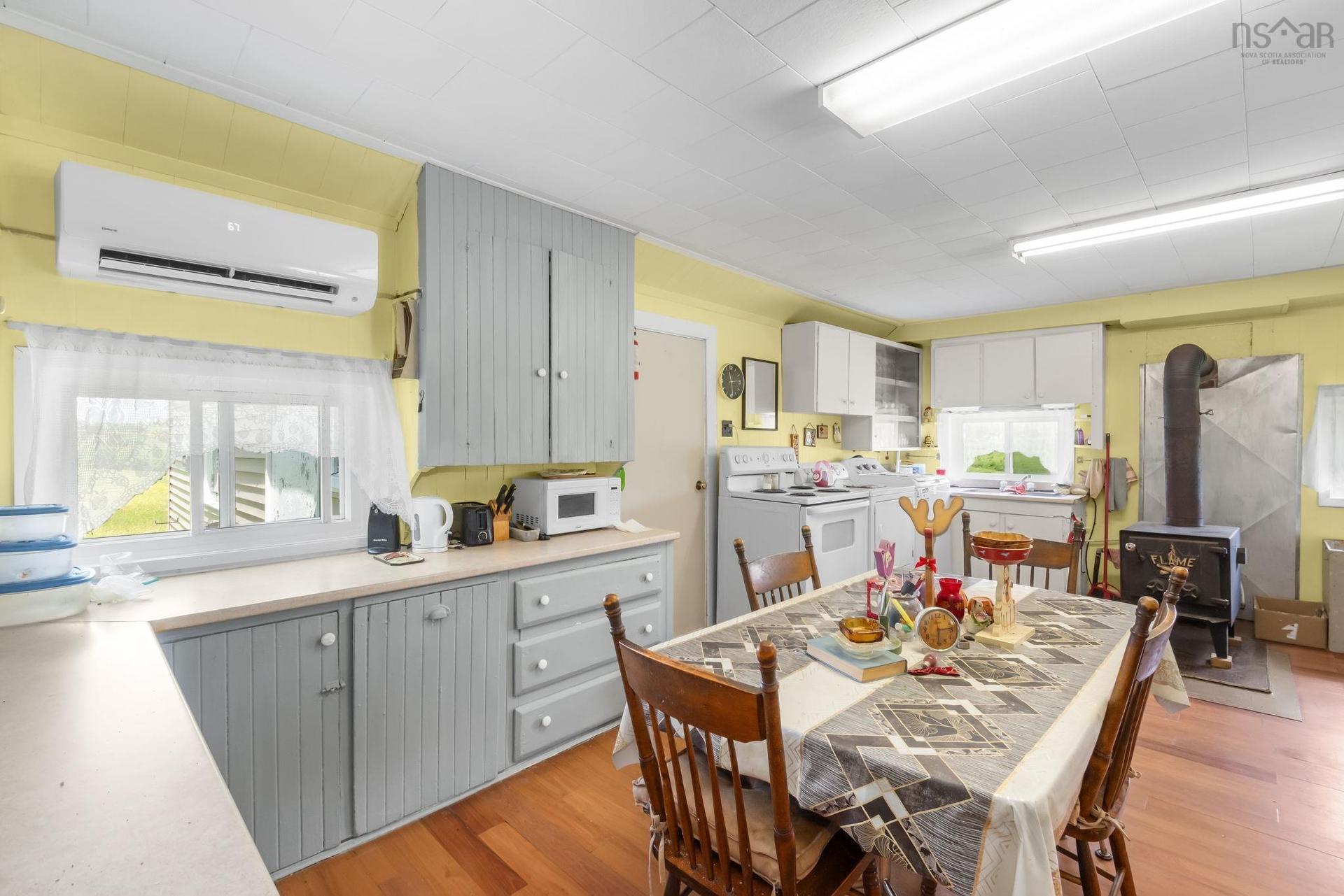 3335 Highway 236, Riverside Corner, NS - Indoor Photo Showing Dining Room