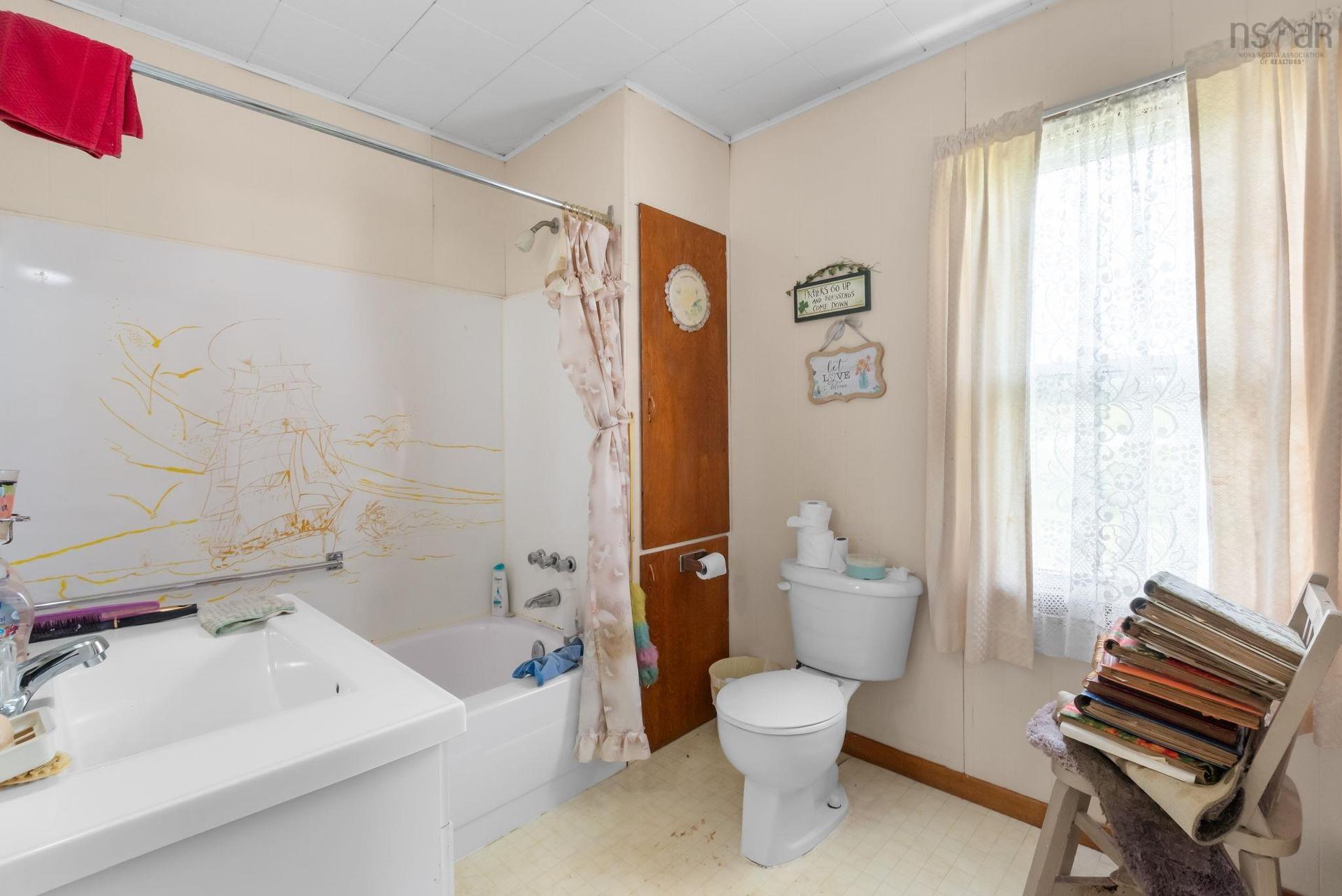 3335 Highway 236, Riverside Corner, NS - Indoor Photo Showing Bathroom