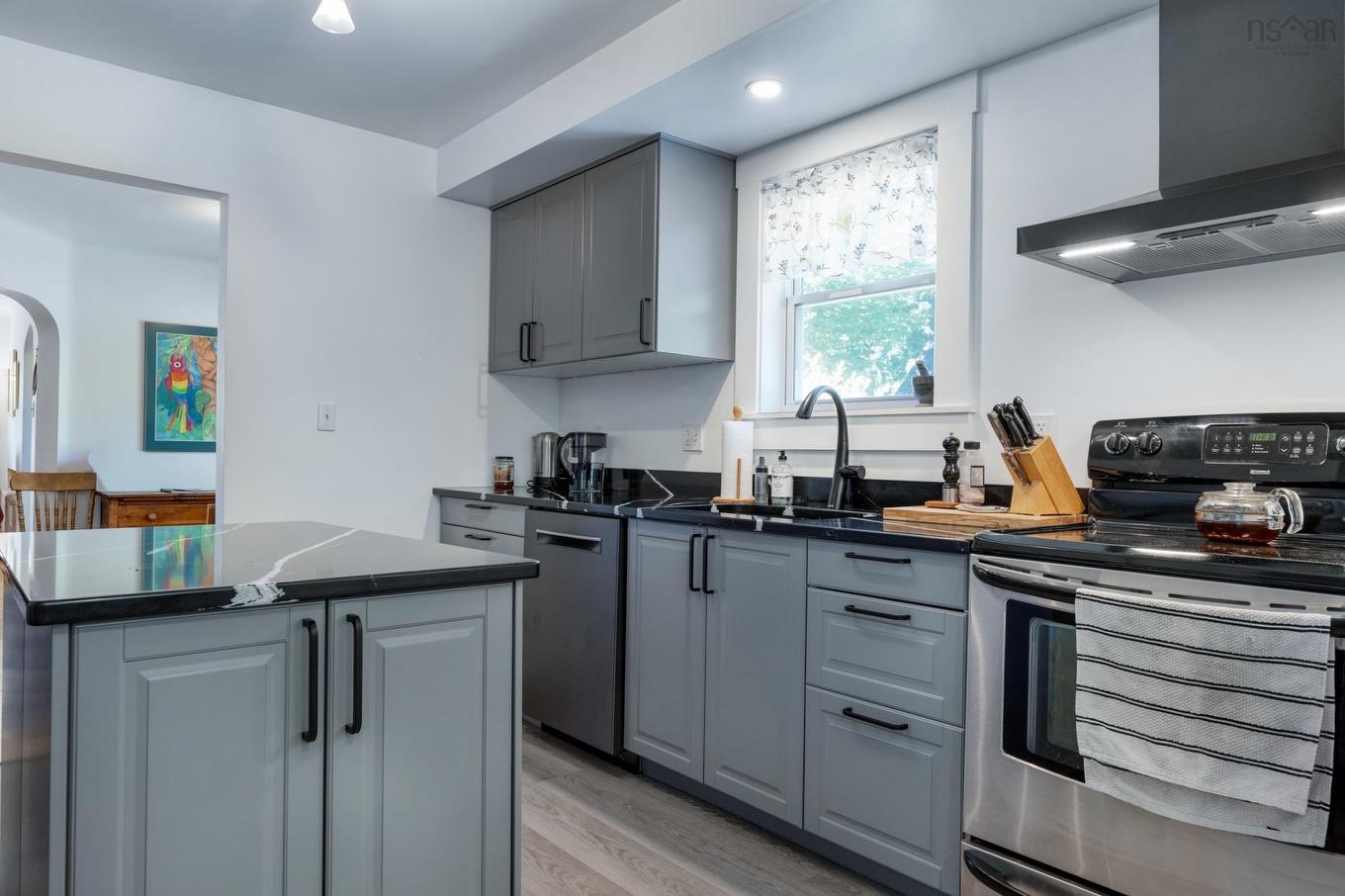 90 Crescent Street, Bridgewater, NS