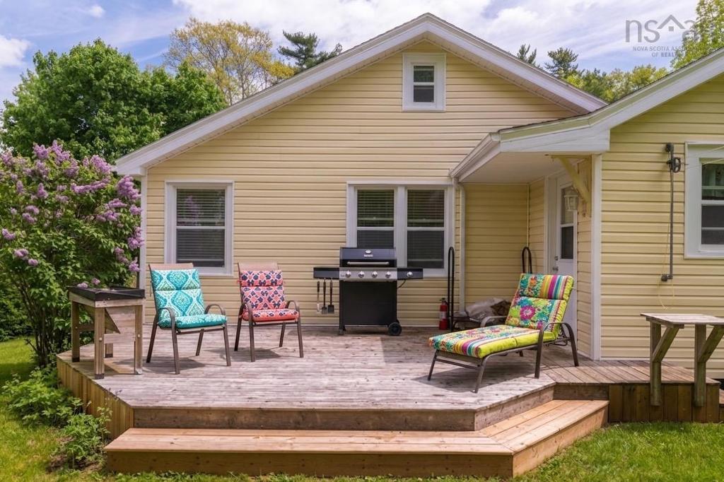 90 Crescent Street, Bridgewater, NS