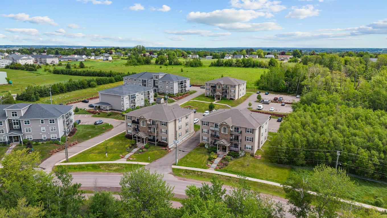 305-204 Shakespeare Drive, Stratford, PE