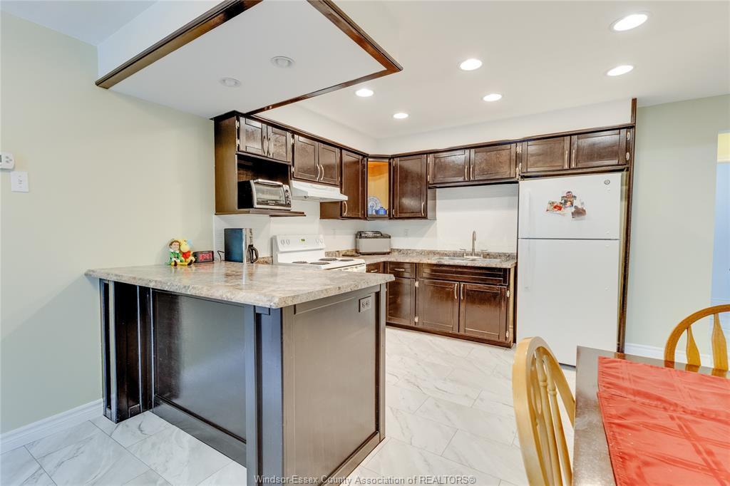 503 Regent, St. Clair Beach, ON