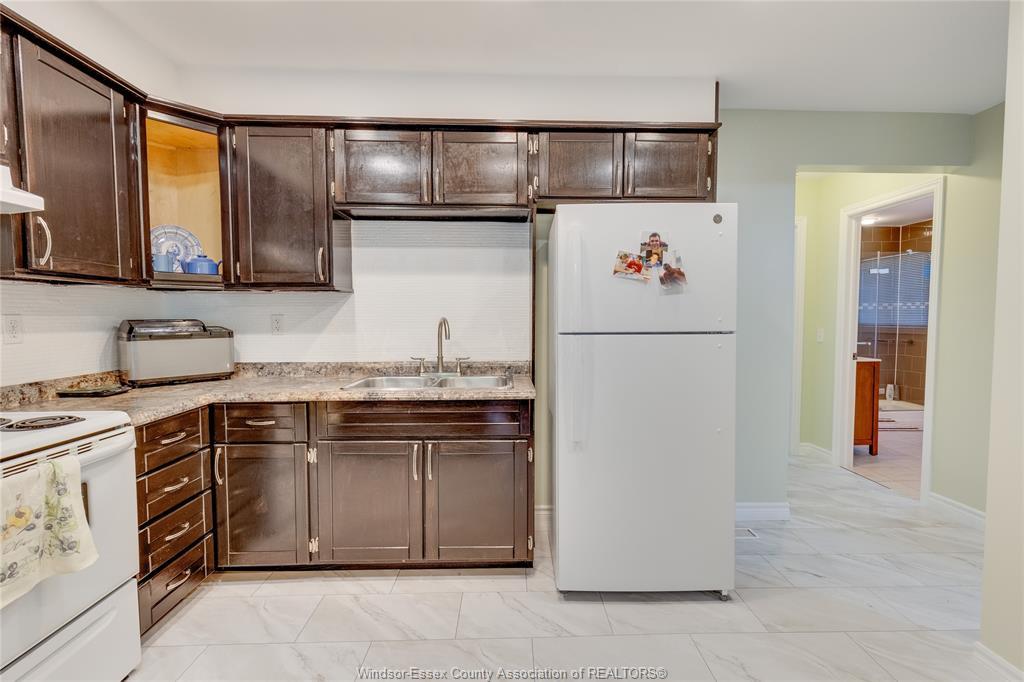 503 Regent, St. Clair Beach, ON