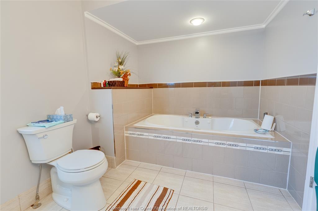 503 Regent, St. Clair Beach, ON