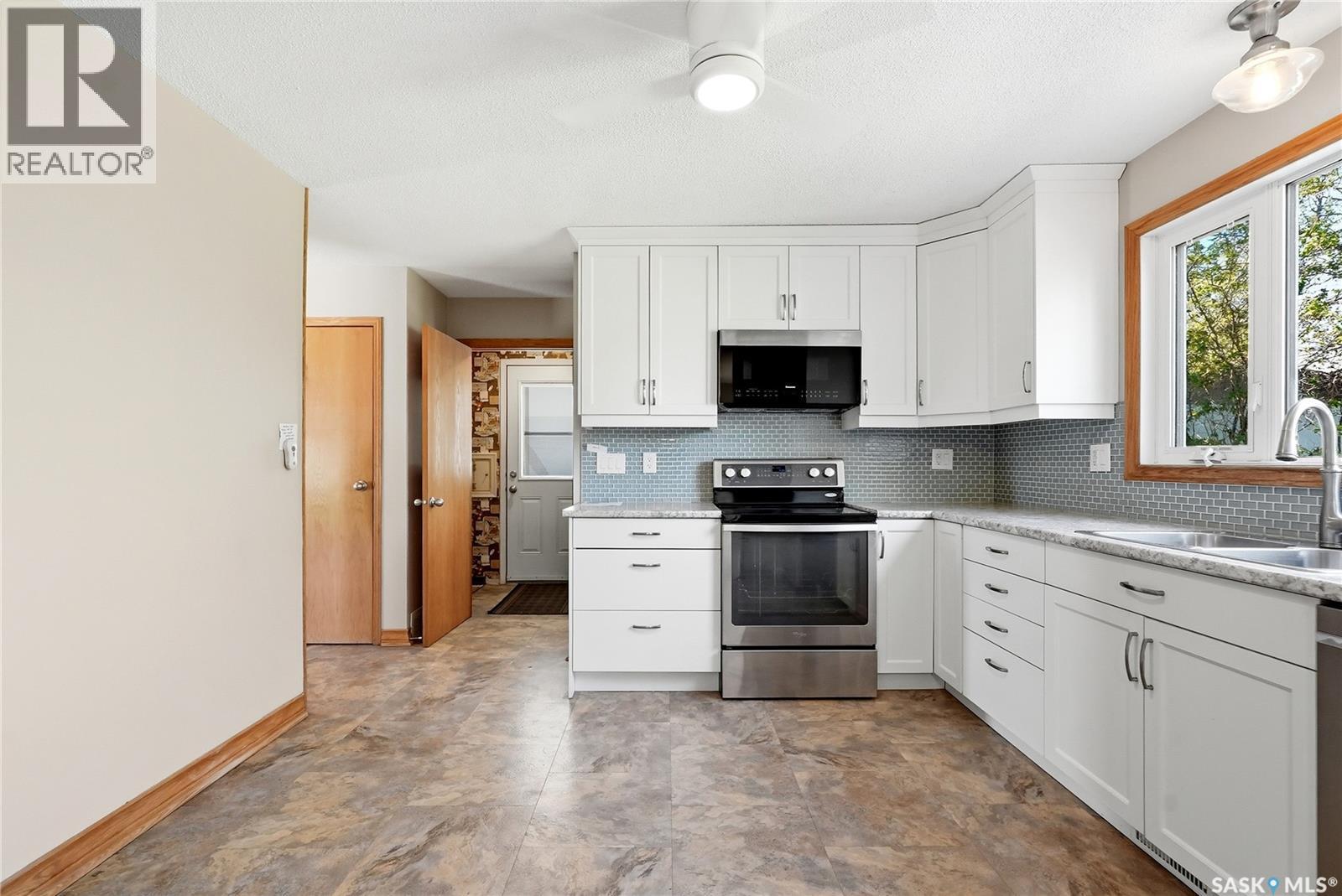 2338 Easthill, Saskatoon, SK
