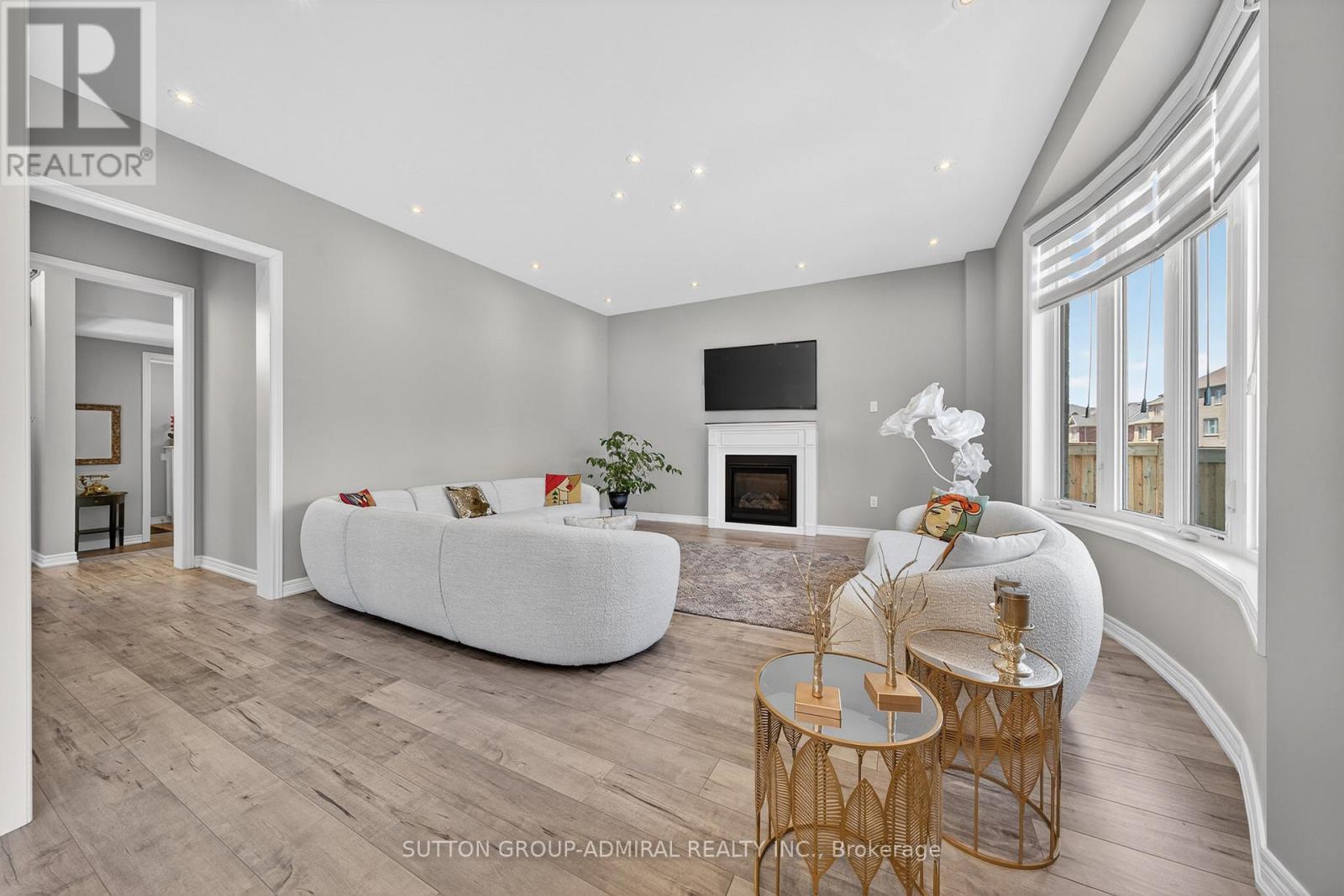 187 Trail Boulevard, Springwater, ON