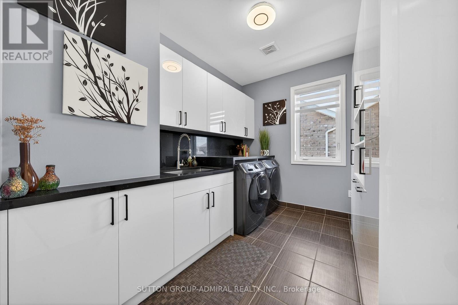 187 Trail Boulevard, Springwater, ON