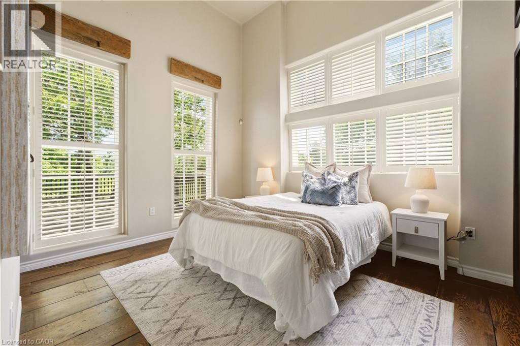 6115 Guelph Line, Burlington, ON - Indoor Photo Showing Bedroom