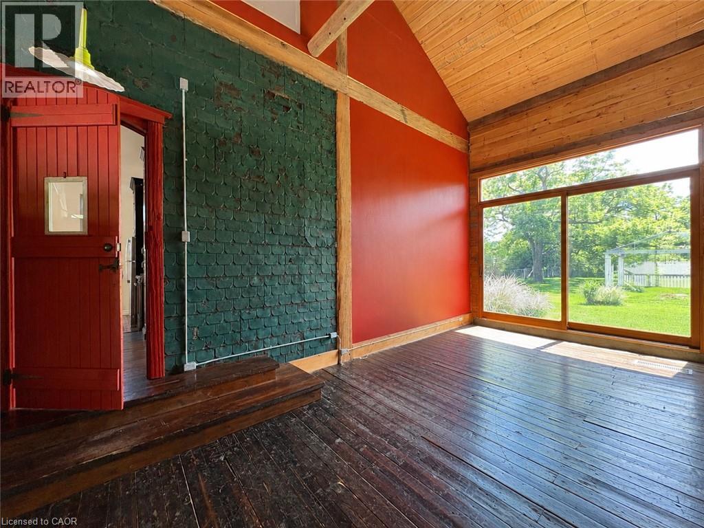 6115 Guelph Line, Burlington, ON - Indoor Photo Showing Other Room