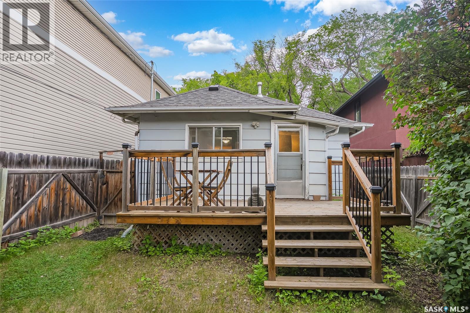 902 10Th Street E, Saskatoon, SK