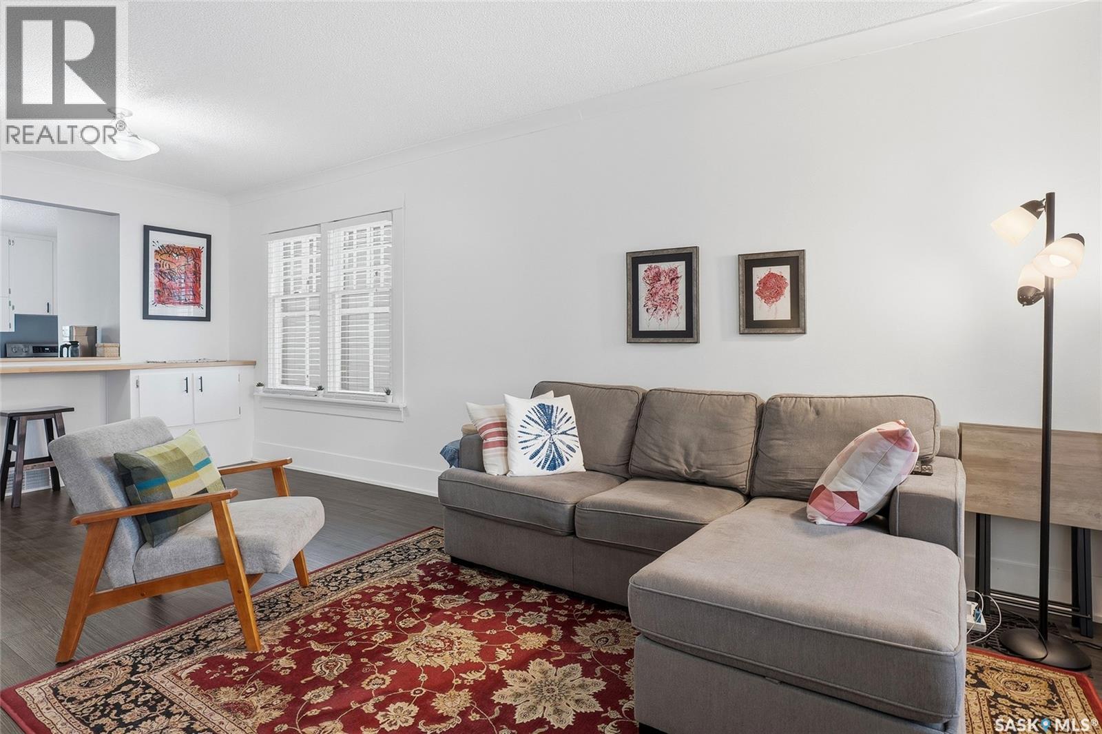902 10Th Street E, Saskatoon, SK
