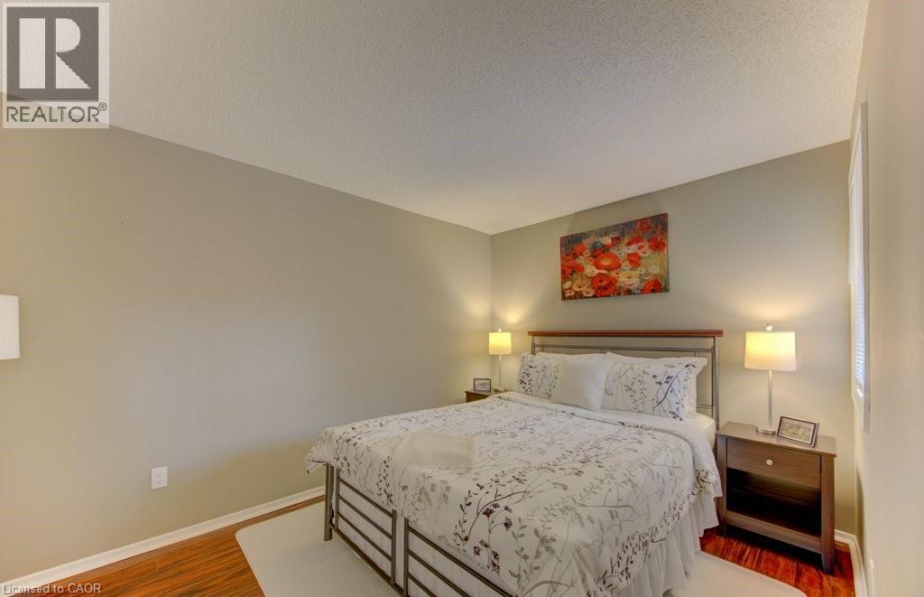 458 Beechwood Place Unit# 3, Waterloo, ON - Indoor Photo Showing Bedroom