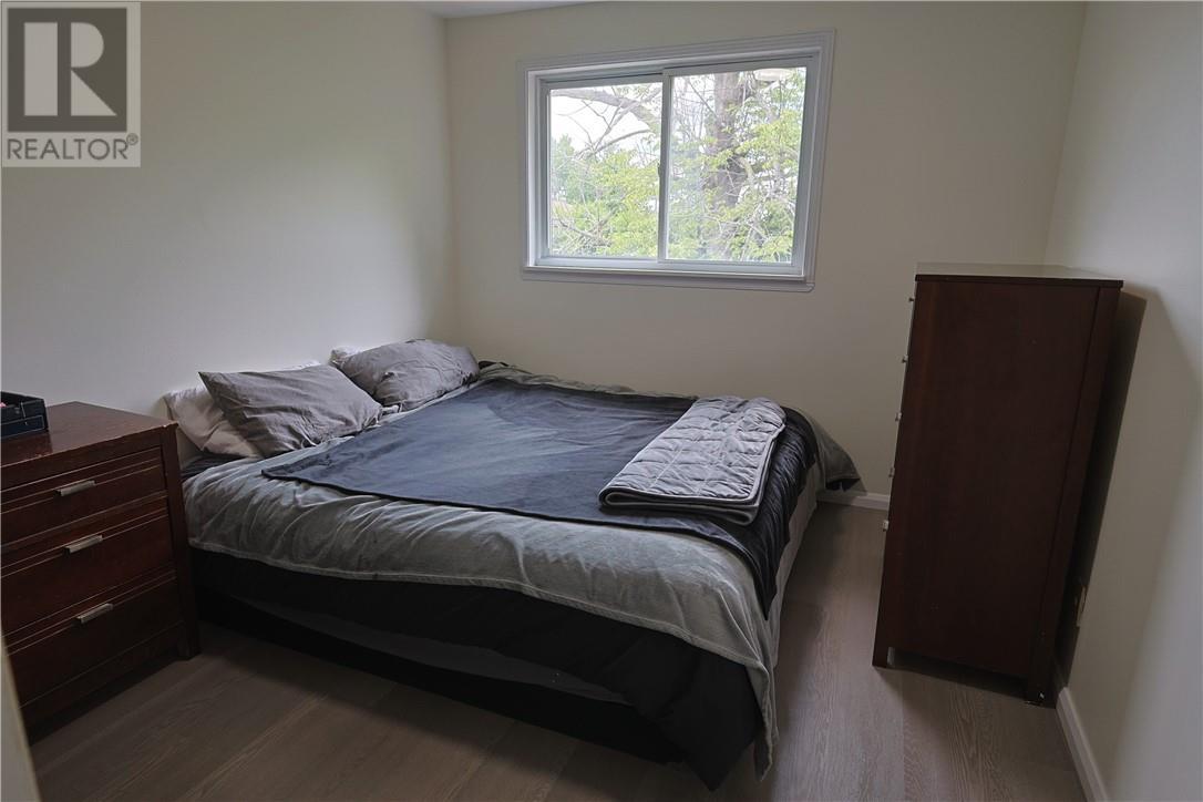 12 Downsview Crescent, Ottawa, ON