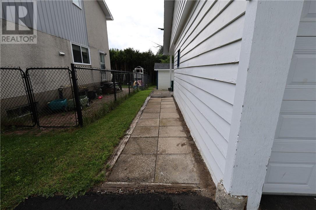 12 Downsview Crescent, Ottawa, ON