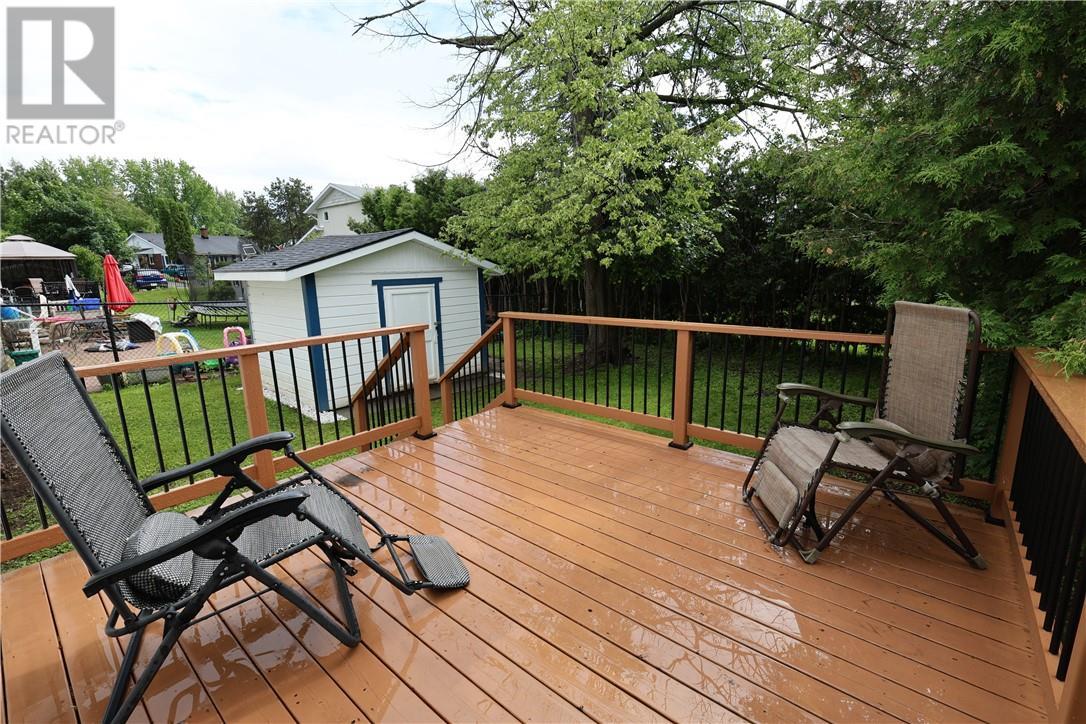 12 Downsview Crescent, Ottawa, ON