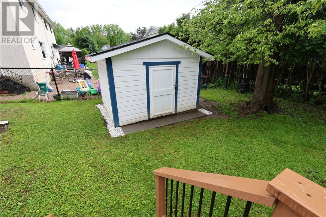 12 Downsview Crescent, Ottawa, ON