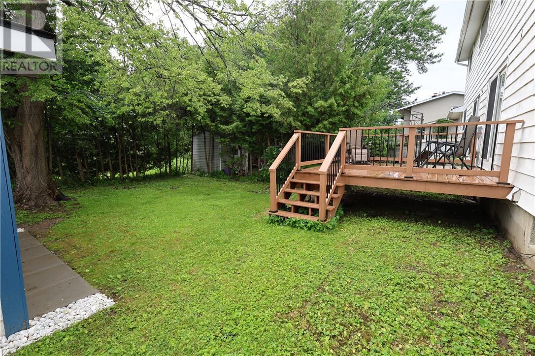 12 Downsview Crescent, Ottawa, ON