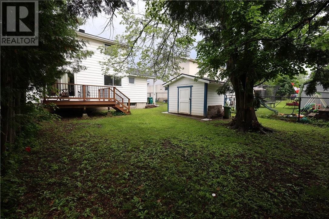 12 Downsview Crescent, Ottawa, ON