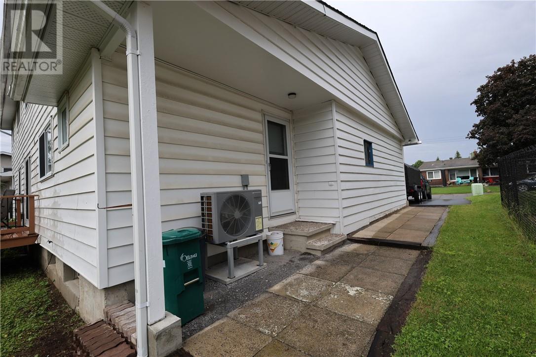 12 Downsview Crescent, Ottawa, ON