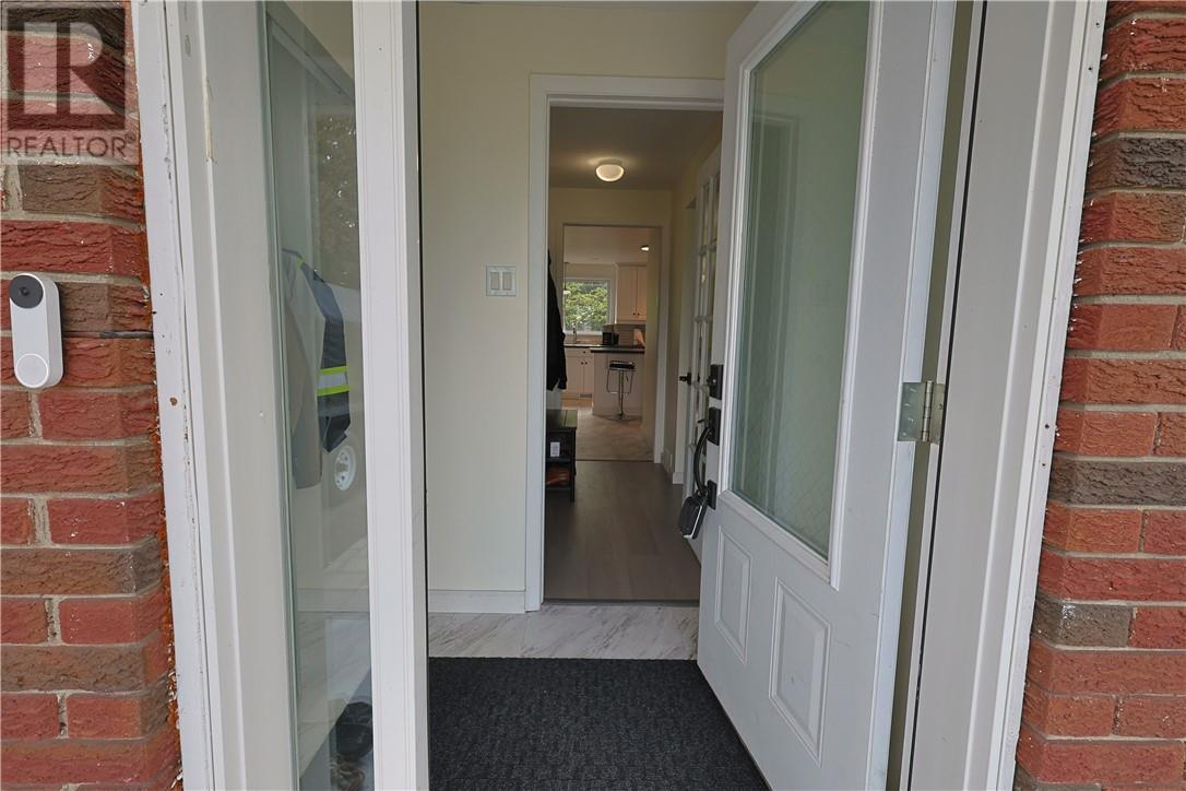 12 Downsview Crescent, Ottawa, ON