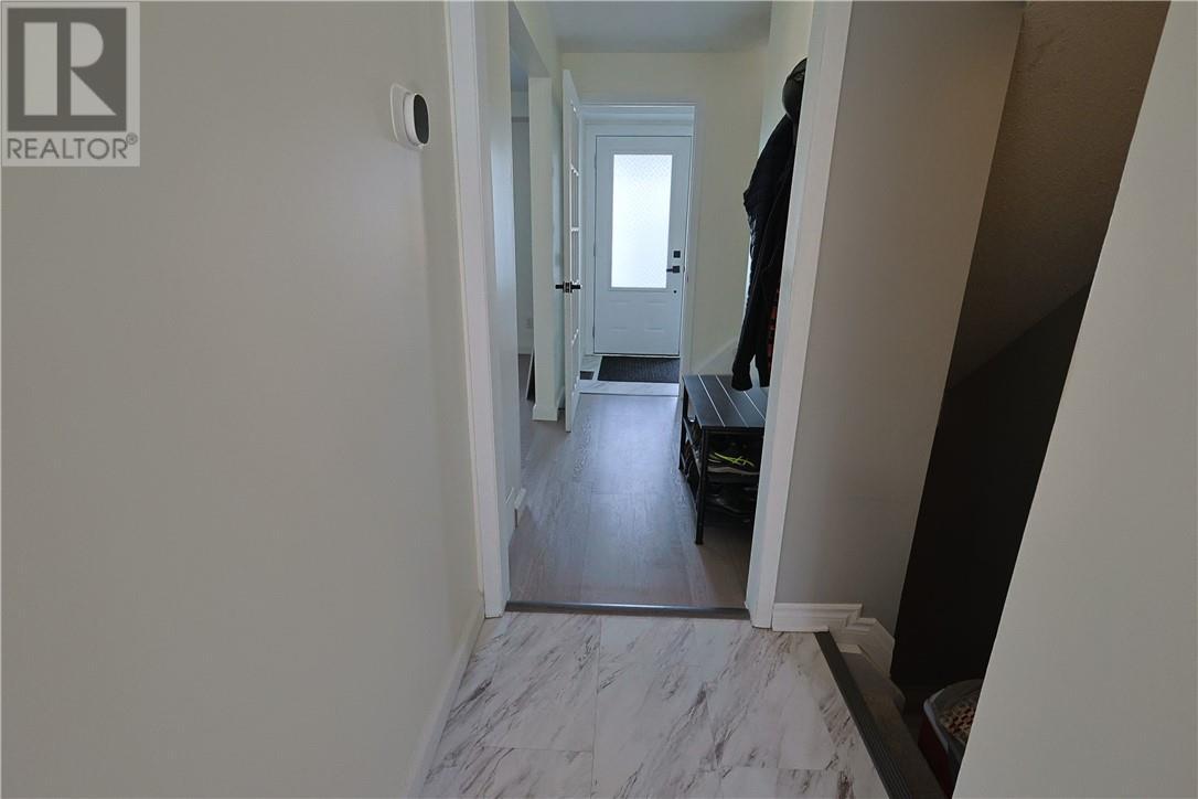 12 Downsview Crescent, Ottawa, ON