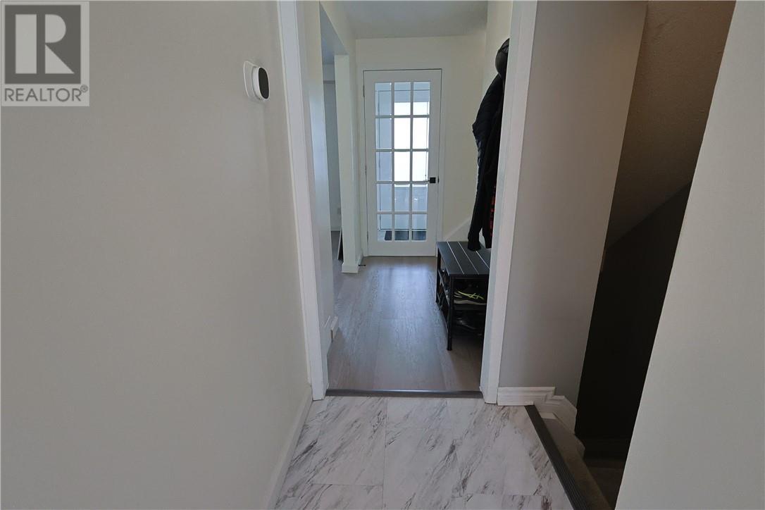12 Downsview Crescent, Ottawa, ON