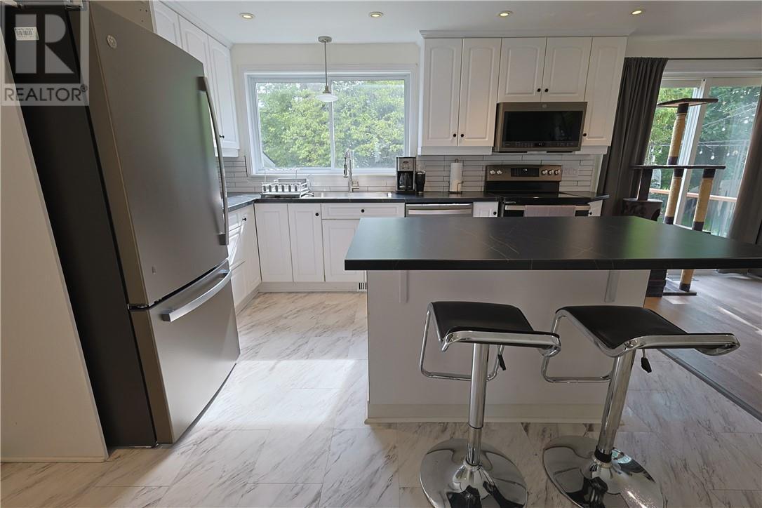 12 Downsview Crescent, Ottawa, ON