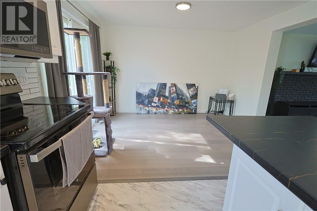 12 Downsview Crescent, Ottawa, ON