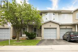 2 - 800 PARAMOUNT DRIVE Hamilton (Stoney Creek Mountain), ON L8J 3V8