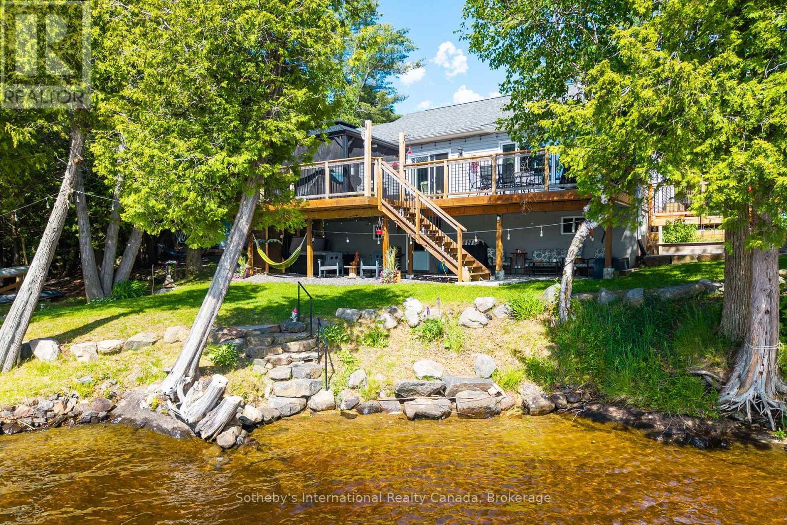 8 Lakeview Crescent, Mckellar, ON - Outdoor With Body Of Water With Deck Patio Veranda